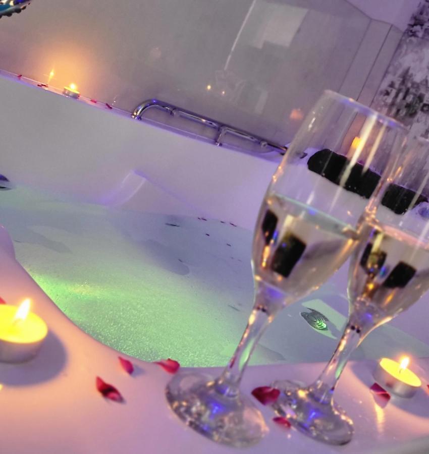 Vip Apartment For Lovers In Кишинев Екстериор снимка