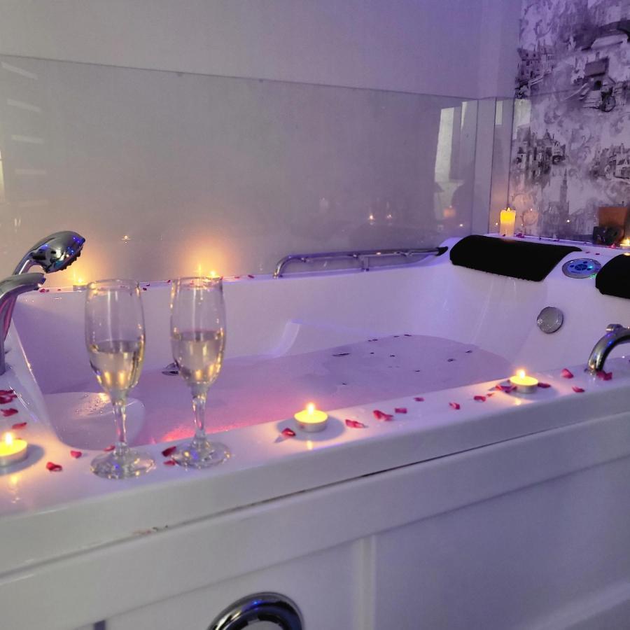 Vip Apartment For Lovers In Кишинев Екстериор снимка